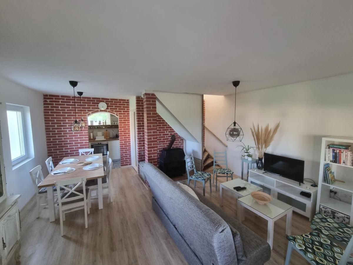 فيلا Hoopovo House Fruska Gora Irig المظهر الخارجي الصورة