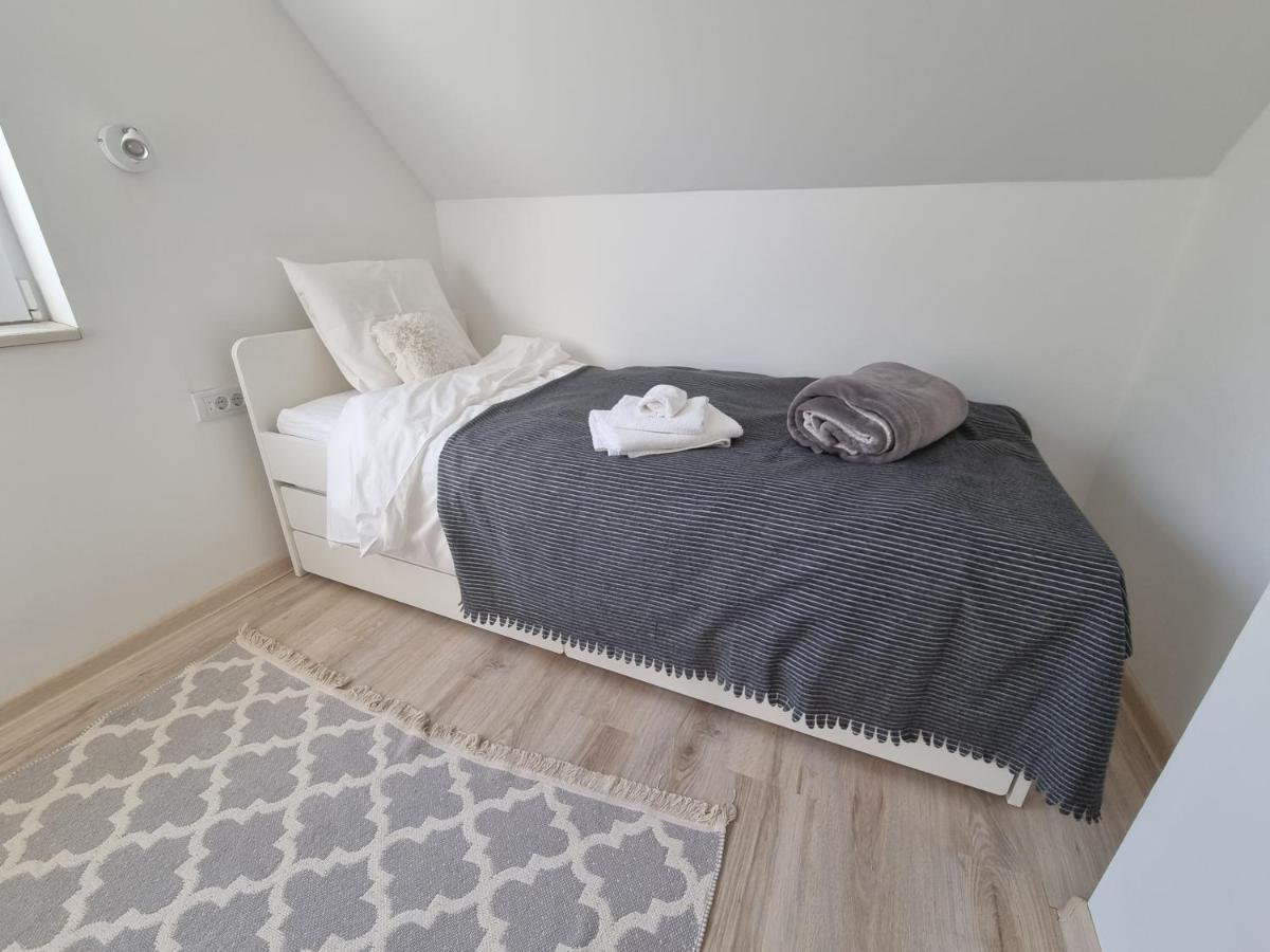 فيلا Hoopovo House Fruska Gora Irig المظهر الخارجي الصورة